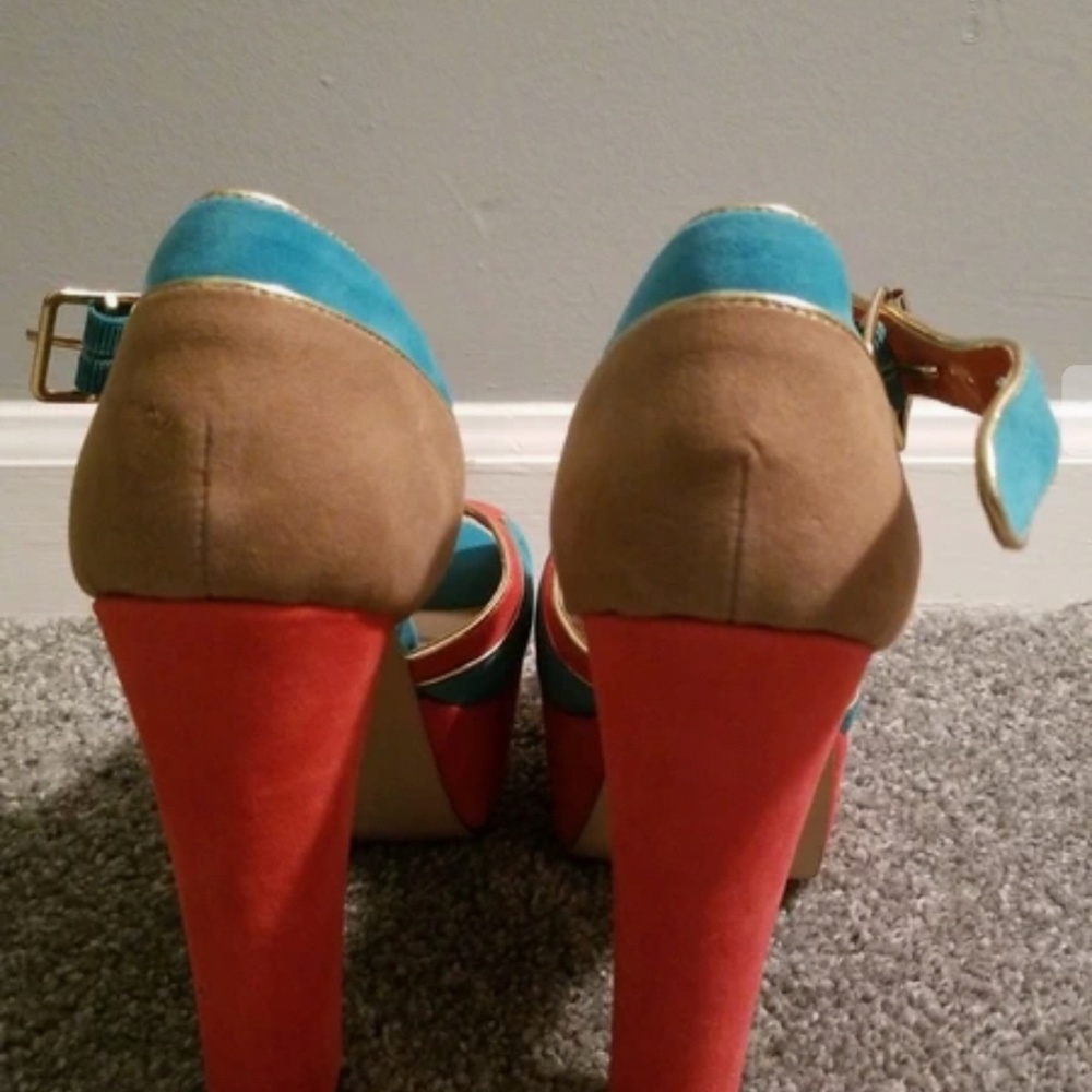 Platforms - Picture 2 of 5
